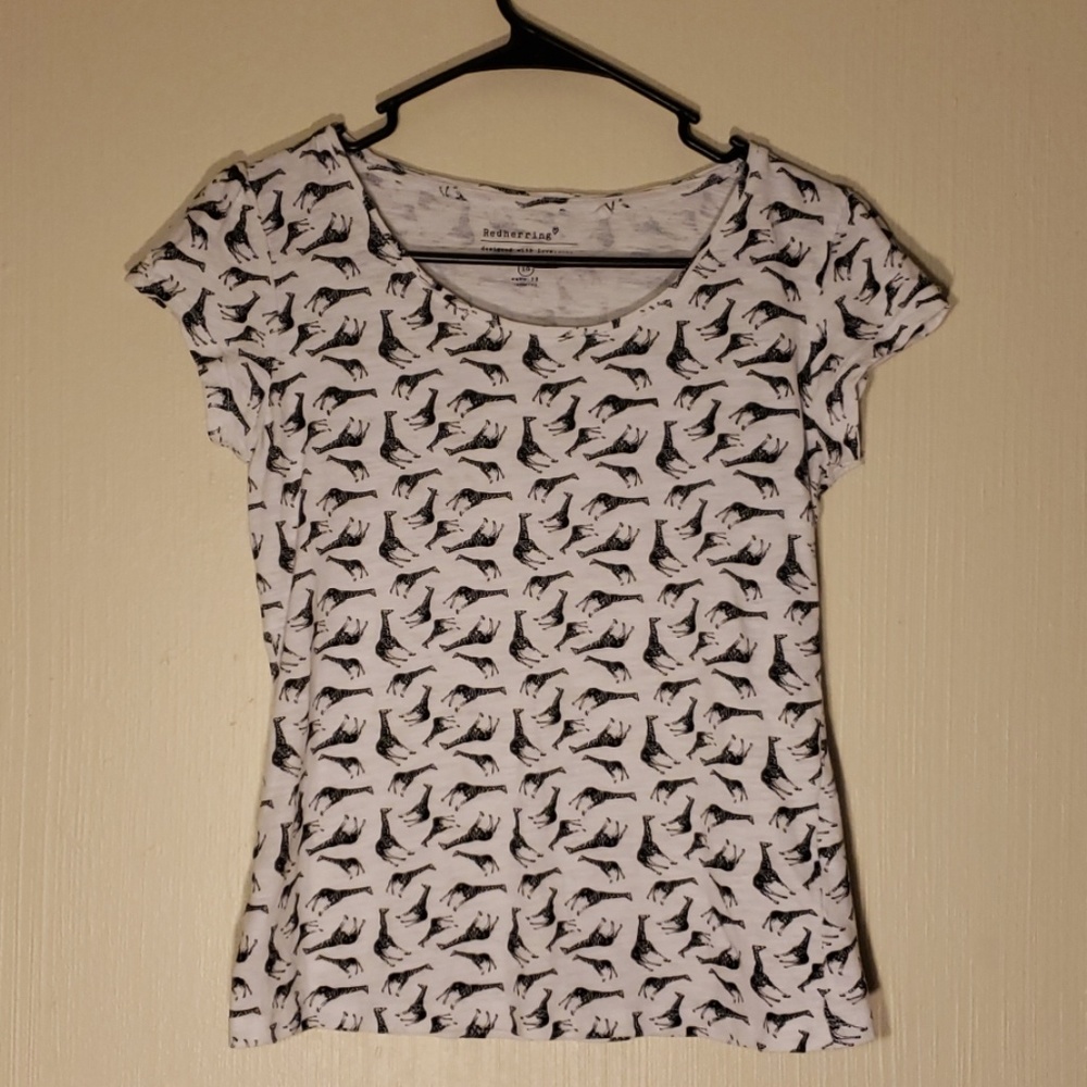 Giraffe printed white tee
